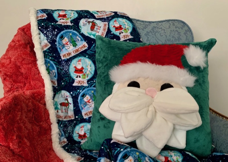 Ivory Vintage Santa and high quality Penguin Christmas Throw Pillow